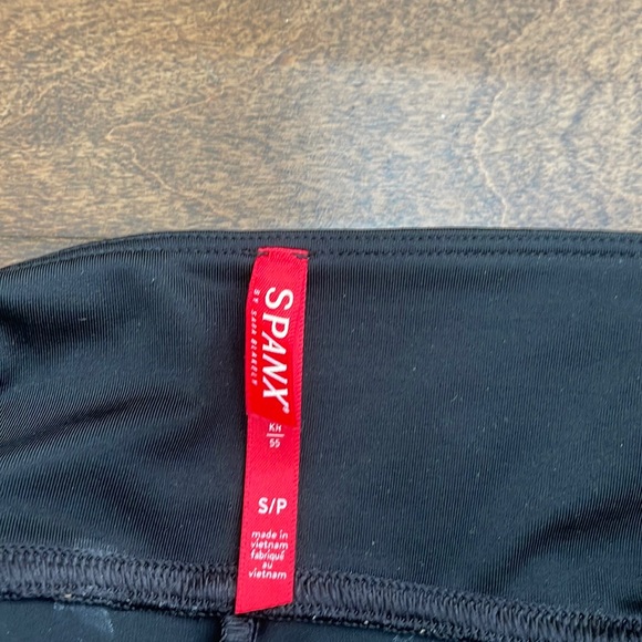 Spanx Faux Leather leggings Camo - Picture 3 of 4